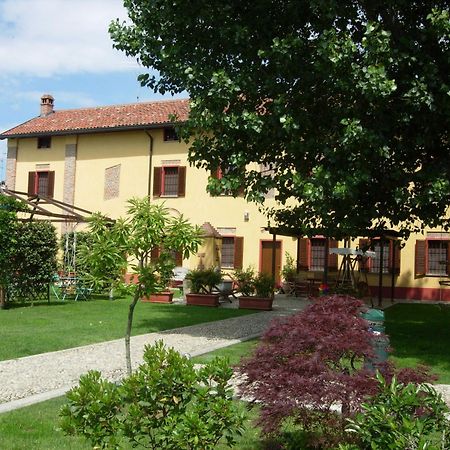 B&B Il Pioppo E La Fonte Castello d'Agogna Bagian luar foto