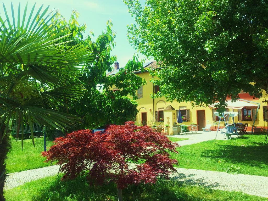 B&B Il Pioppo E La Fonte Castello d'Agogna Bagian luar foto