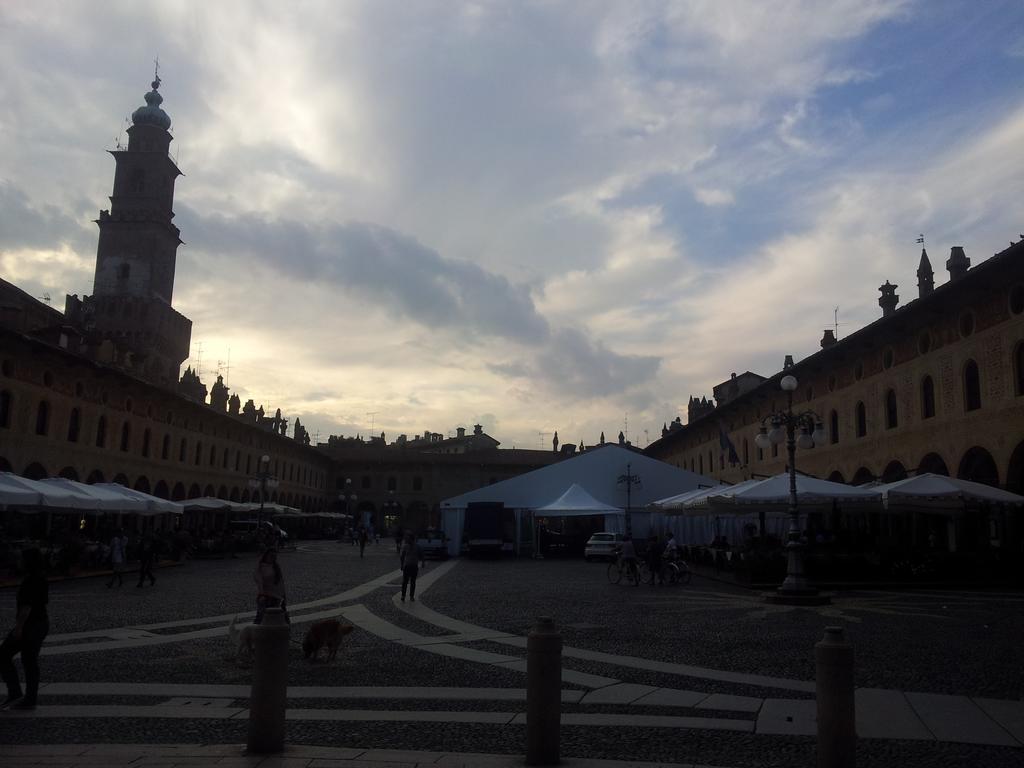 B&B Il Pioppo E La Fonte Castello d'Agogna Bagian luar foto